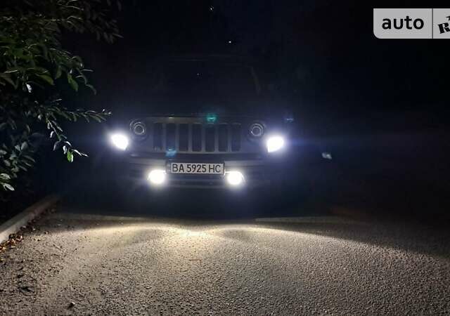 Джип Патриот 2013 в Кропивницком (Кировограде) на Automoto.ua Серый Джип Патриот, объемом двигателя 2.36 л и пробегом 215 тыс. км за 9000 $, фото 10 на Automoto.ua