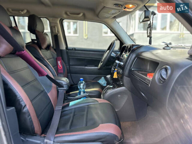 Серый Джип Патриот, объемом двигателя 2 л и пробегом 111 тыс. км за 10000 $, фото 16 на Automoto.ua