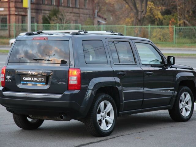 Серый Джип Патриот, объемом двигателя 2.4 л и пробегом 230 тыс. км за 9600 $, фото 5 на Automoto.ua