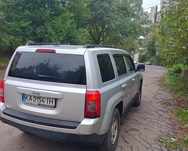 Серый Джип Патриот, объемом двигателя 2 л и пробегом 451 тыс. км за 7800 $, фото 5 на Automoto.ua