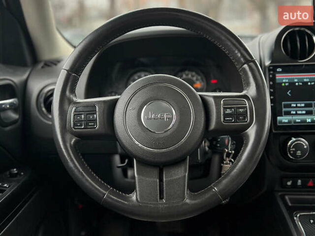 Серый Джип Патриот, объемом двигателя 2.36 л и пробегом 185 тыс. км за 9300 $, фото 7 на Automoto.ua