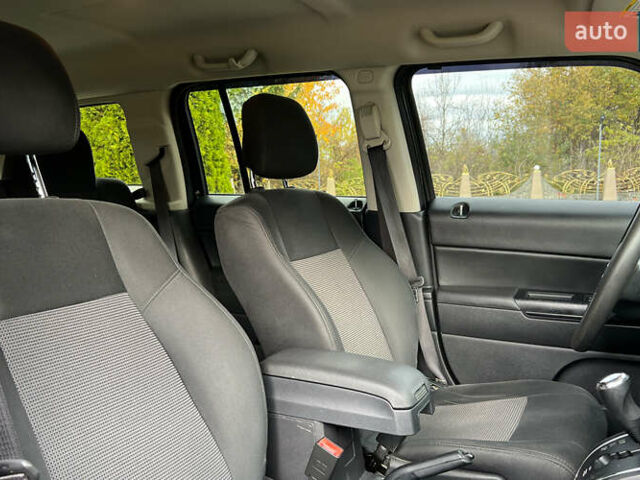 Серый Джип Патриот, объемом двигателя 2.4 л и пробегом 153 тыс. км за 10300 $, фото 16 на Automoto.ua