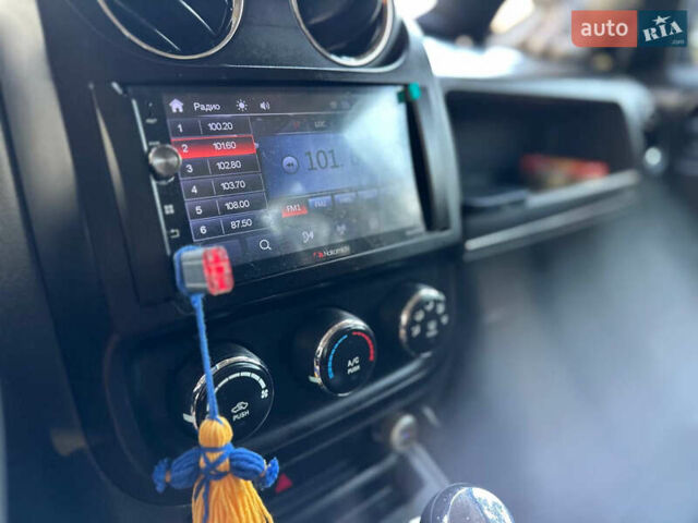 Серый Джип Патриот, объемом двигателя 2 л и пробегом 111 тыс. км за 10000 $, фото 20 на Automoto.ua