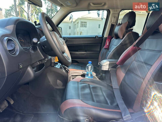 Серый Джип Патриот, объемом двигателя 2 л и пробегом 111 тыс. км за 10000 $, фото 10 на Automoto.ua