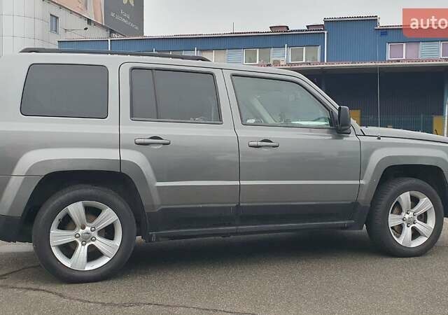 Серый Джип Патриот, объемом двигателя 2.36 л и пробегом 145 тыс. км за 8000 $, фото 5 на Automoto.ua