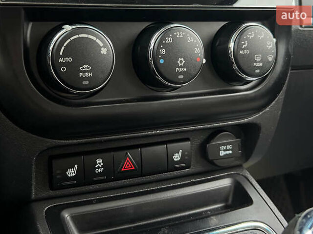 Серый Джип Патриот, объемом двигателя 2.36 л и пробегом 185 тыс. км за 9300 $, фото 15 на Automoto.ua