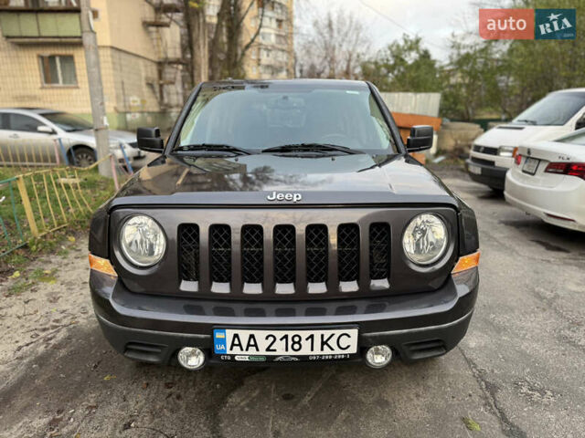 Серый Джип Патриот, объемом двигателя 2 л и пробегом 118 тыс. км за 9000 $, фото 1 на Automoto.ua