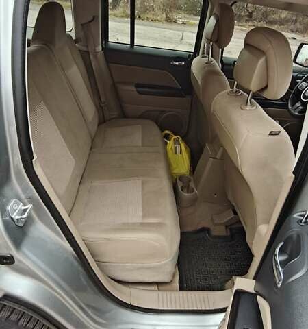 Серый Джип Патриот, объемом двигателя 2.36 л и пробегом 160 тыс. км за 8400 $, фото 4 на Automoto.ua