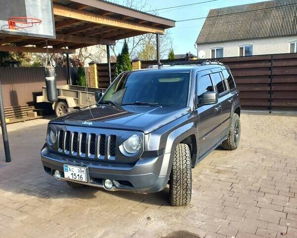 Сірий Джип Patriot, об'ємом двигуна 2.36 л та пробігом 160 тис. км за 11500 $, фото 1 на Automoto.ua