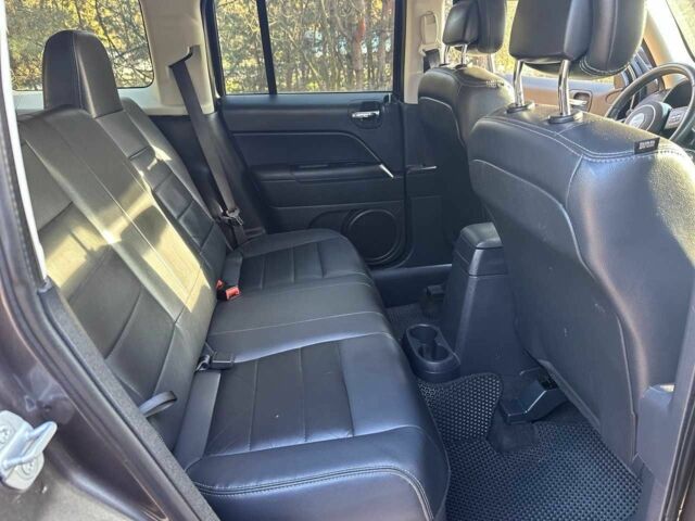 Джип Патриот 2014 в Смеле на Automoto.ua Серый Джип Патриот, объемом двигателя 2.4 л и пробегом 200 тыс. км за 10900 $, фото 8 на Automoto.ua