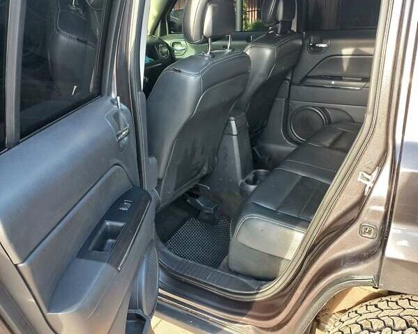 Сірий Джип Patriot, об'ємом двигуна 2.36 л та пробігом 160 тис. км за 11500 $, фото 14 на Automoto.ua