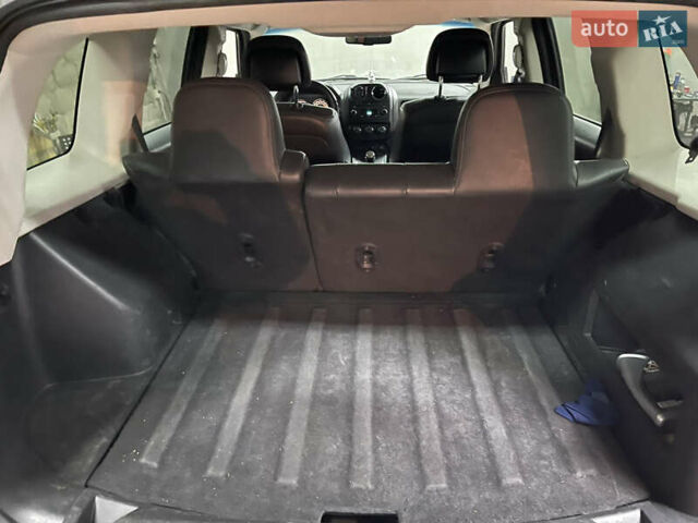 Серый Джип Патриот, объемом двигателя 2.36 л и пробегом 117 тыс. км за 8500 $, фото 9 на Automoto.ua