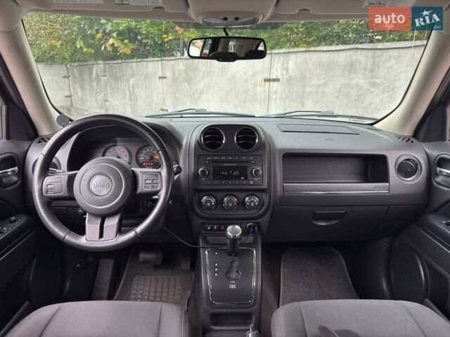 Серый Джип Патриот, объемом двигателя 2.36 л и пробегом 122 тыс. км за 10990 $, фото 13 на Automoto.ua