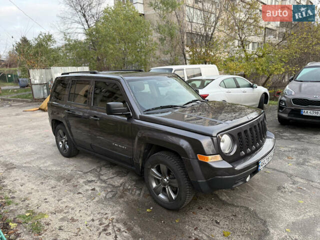 Серый Джип Патриот, объемом двигателя 2 л и пробегом 118 тыс. км за 9000 $, фото 3 на Automoto.ua