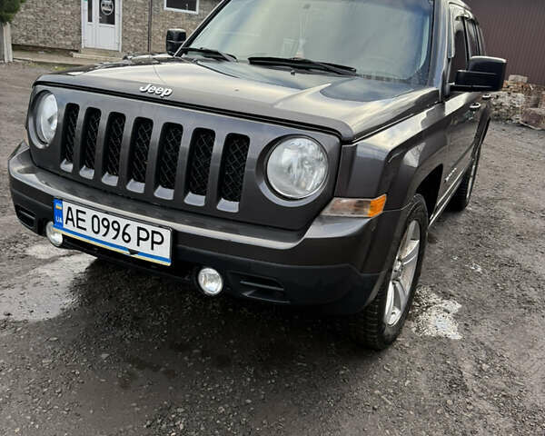 Сірий Джип Patriot, об'ємом двигуна 2.36 л та пробігом 240 тис. км за 10500 $, фото 2 на Automoto.ua