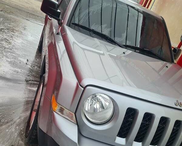 Сірий Джип Patriot, об'ємом двигуна 2.36 л та пробігом 200 тис. км за 10000 $, фото 9 на Automoto.ua