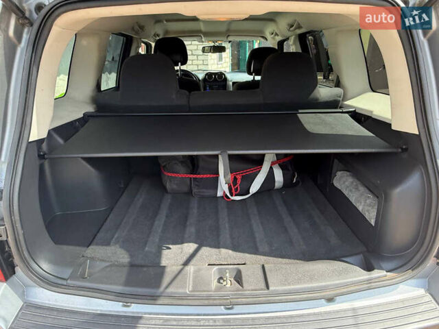 Серый Джип Патриот, объемом двигателя 2.36 л и пробегом 134 тыс. км за 10000 $, фото 8 на Automoto.ua