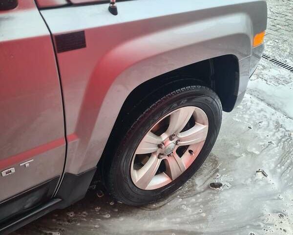 Сірий Джип Patriot, об'ємом двигуна 2.36 л та пробігом 200 тис. км за 10000 $, фото 12 на Automoto.ua