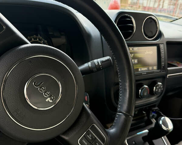 Сірий Джип Patriot, об'ємом двигуна 2.36 л та пробігом 240 тис. км за 10500 $, фото 3 на Automoto.ua