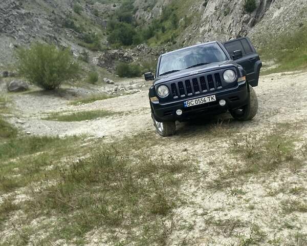 Джип Патриот 2014 в Яворове на Automoto.ua Серый Джип Патриот, объемом двигателя 2.36 л и пробегом 190 тыс. км за 9000 $, фото 4 на Automoto.ua