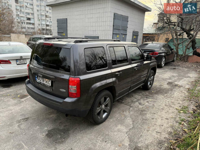 Серый Джип Патриот, объемом двигателя 2 л и пробегом 118 тыс. км за 9000 $, фото 5 на Automoto.ua