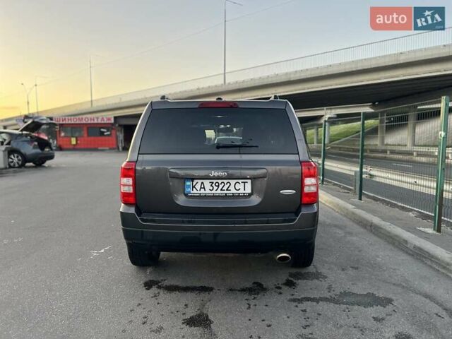 Серый Джип Патриот, объемом двигателя 2.36 л и пробегом 270 тыс. км за 9300 $, фото 3 на Automoto.ua