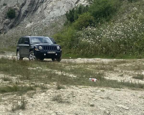Джип Патриот 2014 в Яворове на Automoto.ua Серый Джип Патриот, объемом двигателя 2.36 л и пробегом 190 тыс. км за 9000 $, фото 3 на Automoto.ua