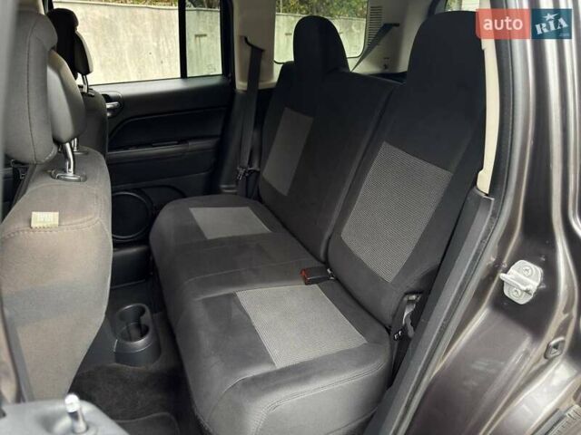 Серый Джип Патриот, объемом двигателя 2.36 л и пробегом 122 тыс. км за 10990 $, фото 10 на Automoto.ua