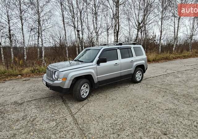 Серый Джип Патриот, объемом двигателя 2.36 л и пробегом 160 тыс. км за 8400 $, фото 1 на Automoto.ua