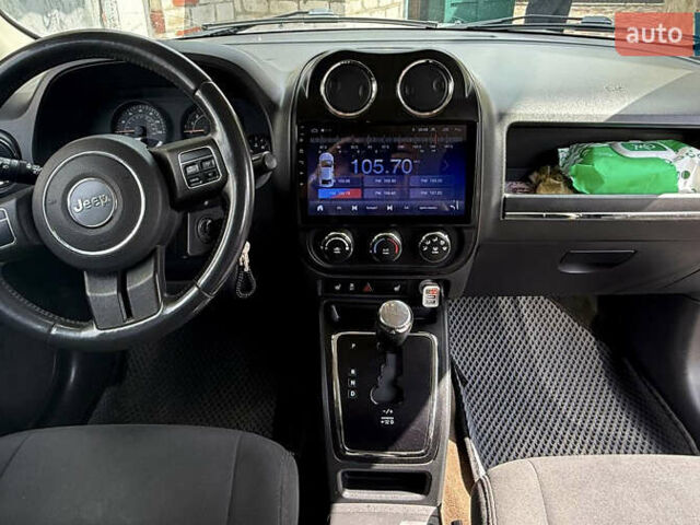 Серый Джип Патриот, объемом двигателя 2.36 л и пробегом 134 тыс. км за 10000 $, фото 7 на Automoto.ua