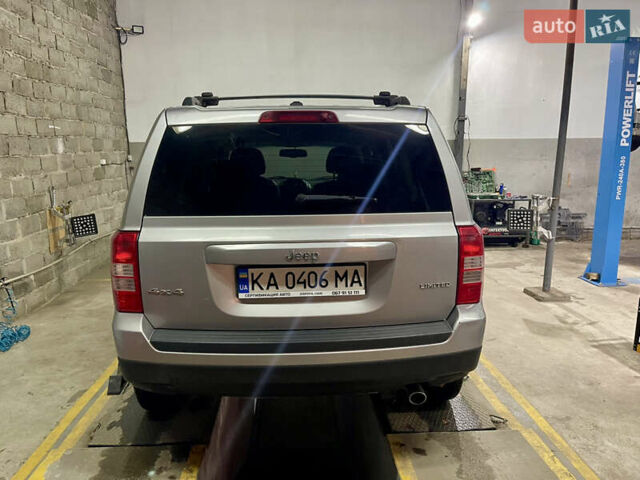 Серый Джип Патриот, объемом двигателя 2.36 л и пробегом 117 тыс. км за 8500 $, фото 3 на Automoto.ua
