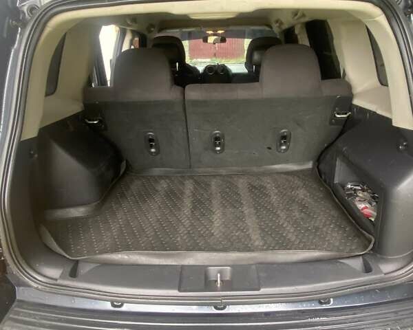 Джип Патриот 2014 в Яворове на Automoto.ua Серый Джип Патриот, объемом двигателя 2.36 л и пробегом 190 тыс. км за 9000 $, фото 13 на Automoto.ua