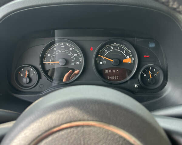 Сірий Джип Patriot, об'ємом двигуна 2.36 л та пробігом 200 тис. км за 9800 $, фото 4 на Automoto.ua