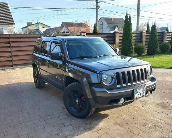 Сірий Джип Patriot, об'ємом двигуна 2.36 л та пробігом 160 тис. км за 11500 $, фото 2 на Automoto.ua