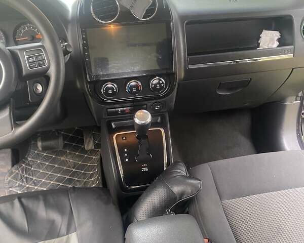 Джип Патриот 2014 в Яворове на Automoto.ua Серый Джип Патриот, объемом двигателя 2.36 л и пробегом 190 тыс. км за 9000 $, фото 15 на Automoto.ua