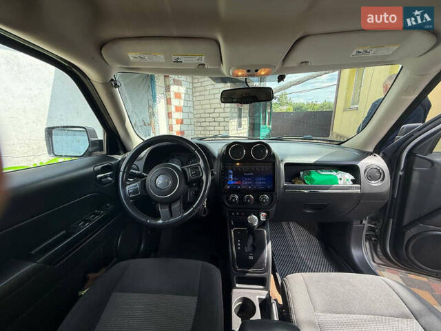 Серый Джип Патриот, объемом двигателя 2.36 л и пробегом 134 тыс. км за 10000 $, фото 3 на Automoto.ua