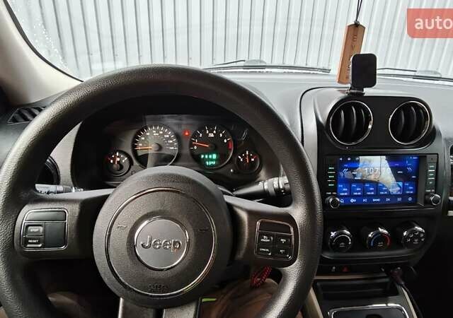 Серый Джип Патриот, объемом двигателя 2.36 л и пробегом 160 тыс. км за 8400 $, фото 2 на Automoto.ua