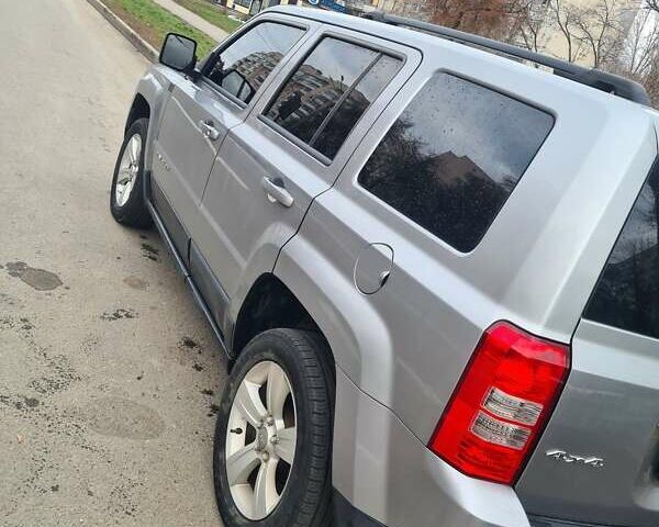 Сірий Джип Patriot, об'ємом двигуна 2.36 л та пробігом 200 тис. км за 10000 $, фото 1 на Automoto.ua