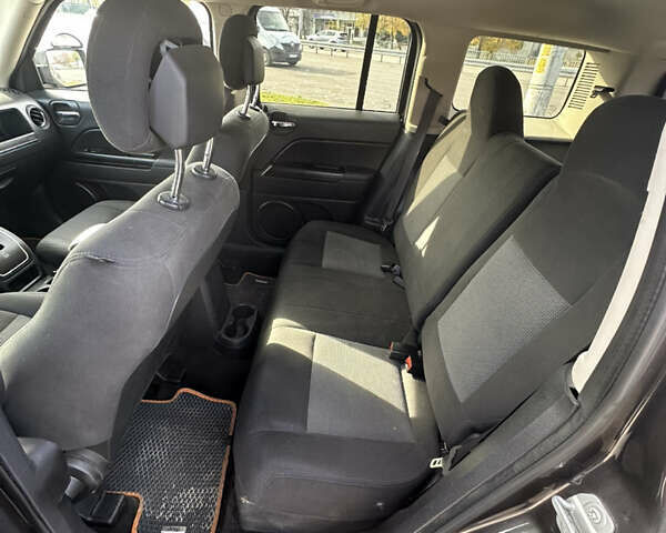 Серый Джип Патриот, объемом двигателя 2.36 л и пробегом 230 тыс. км за 9000 $, фото 12 на Automoto.ua