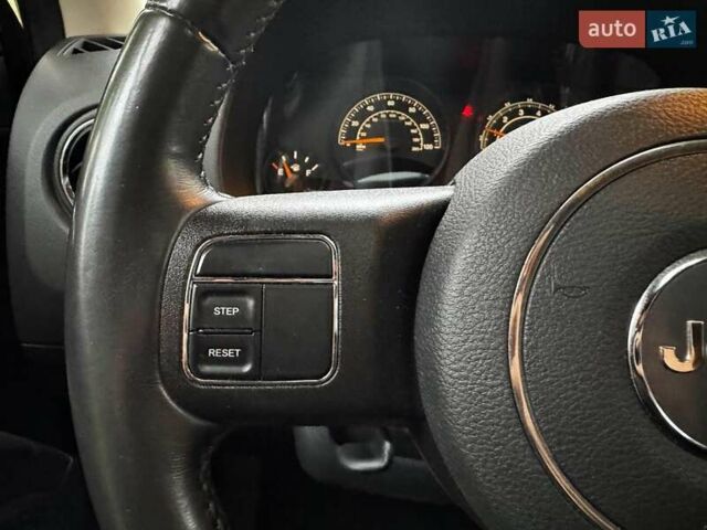 Джип Патриот 2015 в Киеве на Automoto.ua Серый Джип Патриот, объемом двигателя 2.4 л и пробегом 159 тыс. км за 11590 $, фото 13 на Automoto.ua