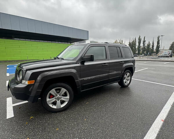 Джип Патриот 2015 в Киеве на Automoto.ua Серый Джип Патриот, объемом двигателя 2.36 л и пробегом 212 тыс. км за 10500 $, фото 2 на Automoto.ua