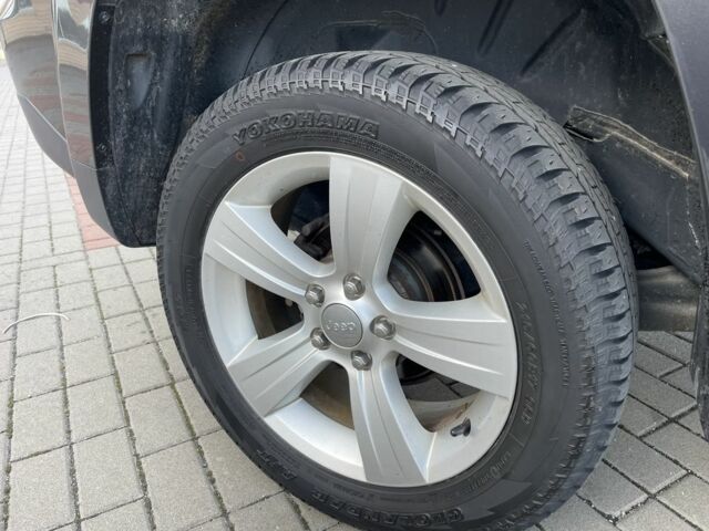 Сірий Джип Patriot, об'ємом двигуна 2.4 л та пробігом 161 тис. км за 10500 $, фото 21 на Automoto.ua