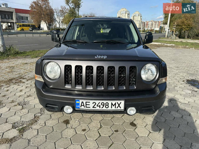 Серый Джип Патриот, объемом двигателя 2.36 л и пробегом 230 тыс. км за 9000 $, фото 1 на Automoto.ua