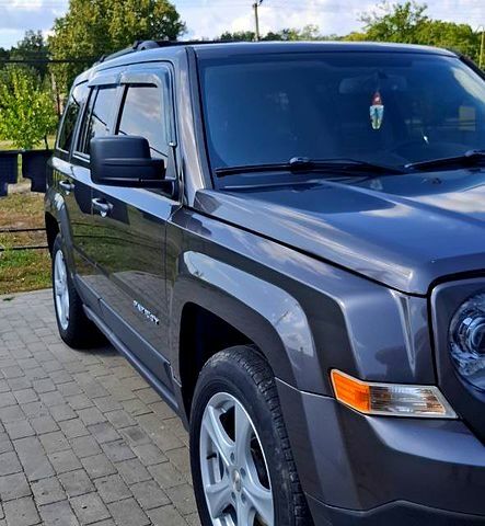 Серый Джип Патриот, объемом двигателя 2.4 л и пробегом 154 тыс. км за 11000 $, фото 3 на Automoto.ua