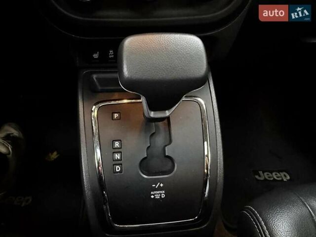 Джип Патриот 2015 в Киеве на Automoto.ua Серый Джип Патриот, объемом двигателя 2.4 л и пробегом 159 тыс. км за 11590 $, фото 18 на Automoto.ua