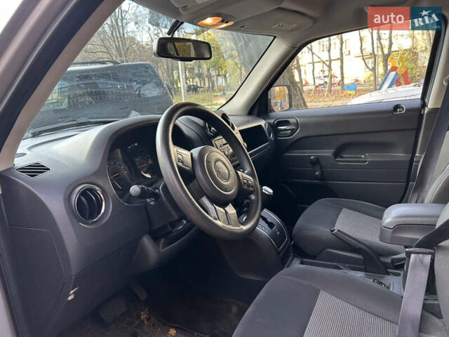 Серый Джип Патриот, объемом двигателя 2.36 л и пробегом 160 тыс. км за 10000 $, фото 8 на Automoto.ua