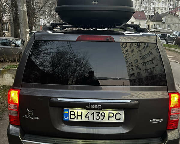 Серый Джип Патриот, объемом двигателя 2.36 л и пробегом 138 тыс. км за 9800 $, фото 5 на Automoto.ua