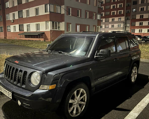 Сірий Джип Patriot, об'ємом двигуна 2 л та пробігом 200 тис. км за 9000 $, фото 1 на Automoto.ua
