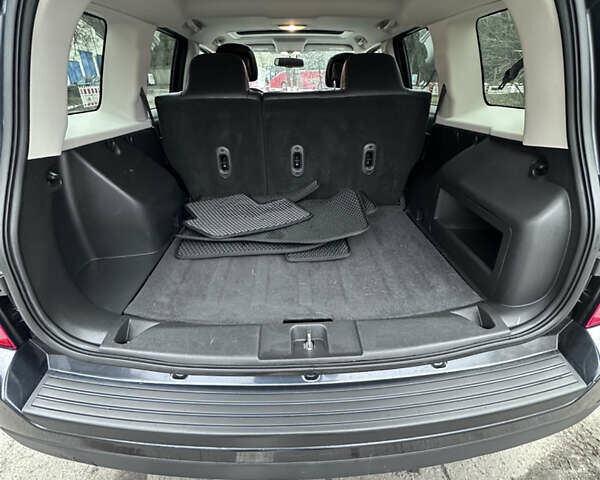 Серый Джип Патриот, объемом двигателя 2.36 л и пробегом 120 тыс. км за 11000 $, фото 14 на Automoto.ua