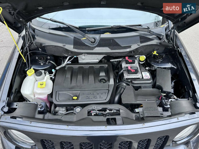 Серый Джип Патриот, объемом двигателя 2.36 л и пробегом 120 тыс. км за 11000 $, фото 39 на Automoto.ua